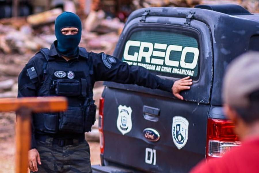 Acusado de assaltos a bancos, Léo Estilo, é preso em condomínio traficando drogas